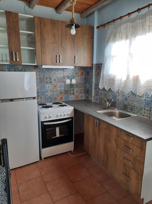 Iordanis House- Traditional House In Old Alonnisos Buitenkant foto