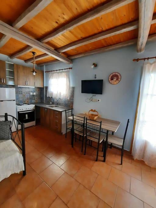 Iordanis House- Traditional House In Old Alonnisos Buitenkant foto